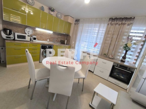 Двустаен апартамент в Поморие - 70 кв.м за 1572 €/кв.м - Снимка #1