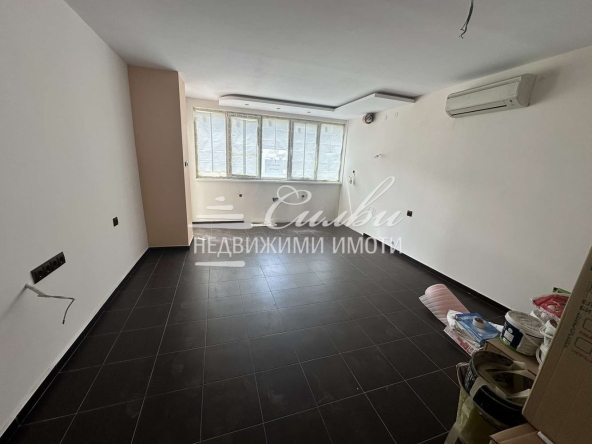 Тристаен апартамент в Търговище, Център - 83 кв.м за 1579 €/кв.м - Снимка #1