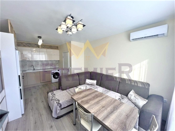 Двустаен апартамент в Варна, Възраждане 1 - 70 кв.м за 2358 €/кв.м - Снимка #1