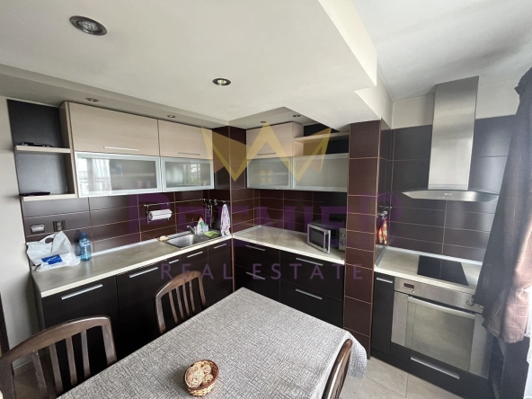 Дава се под наем Тристаен апартамент в Варна, Младост 1 - 67 кв.м за 408 € - Снимка #1