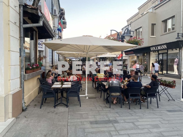 Заведение в Бургас, Център - 200 кв.м за 585 €/кв.м - Снимка #1