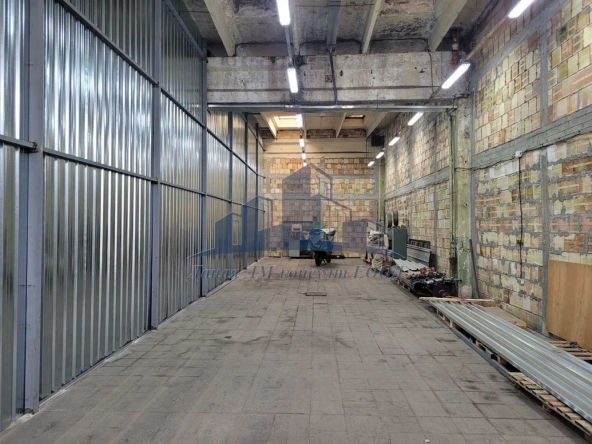 Дава се под наем Промишлена сграда в Шумен, Тракия - 144 кв.м за 612 € - Снимка #1