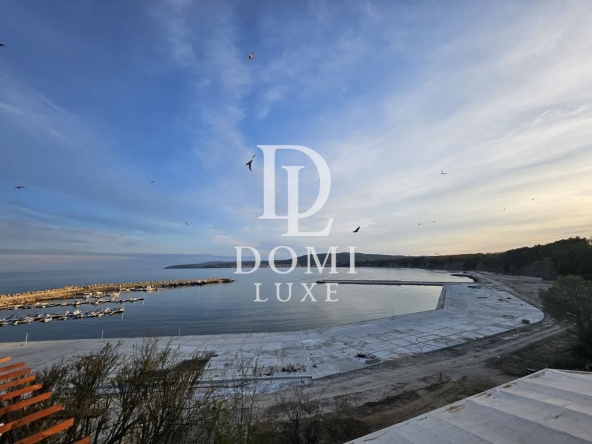 Едностаен апартамент в Бяла - 55 кв.м за 1019 €/кв.м - Снимка #1