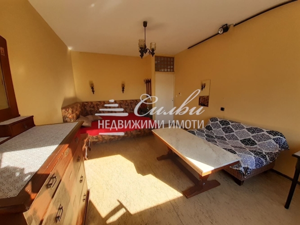 Дава се под наем Двустаен апартамент в Шумен, Добруджански - 50 кв.м за 204 € - Снимка #1