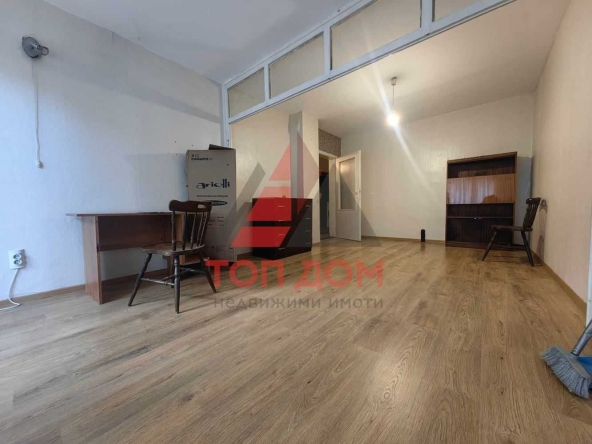 Дава се под наем Тристаен апартамент в Варна, Левски - 60 кв.м за 306 € - Снимка #1