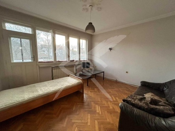 Къща в Божурище - 490 кв.м за 735 €/кв.м - Снимка #1