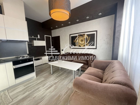 Дава се под наем Тристаен апартамент в Шумен, Томбул джамия - 80 кв.м за 459 € - Снимка #1