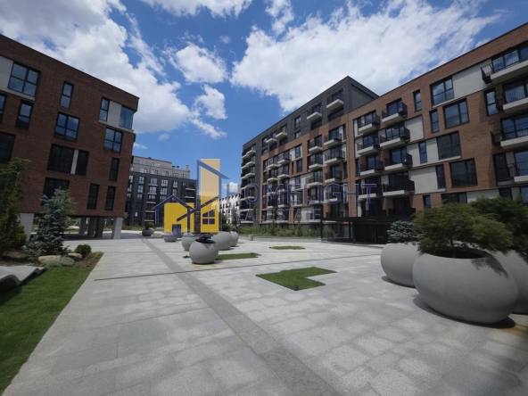 Тристаен апартамент в София, Красно село - 119 кв.м за 3026 €/кв.м - Снимка #1