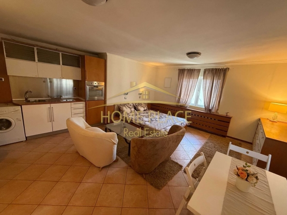 Дава се под наем Едностаен апартамент в Варна, Център - 33 кв.м за 561 € - Снимка #1