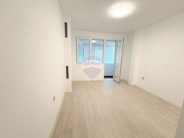 Едностаен апартамент в Варна, Младост 2 - 26 кв.м за 2881 €/кв.м - Снимка #1