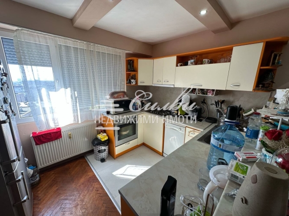 Тристаен апартамент в Шумен, Тракия - 62 кв.м за 1275 €/кв.м - Снимка #1