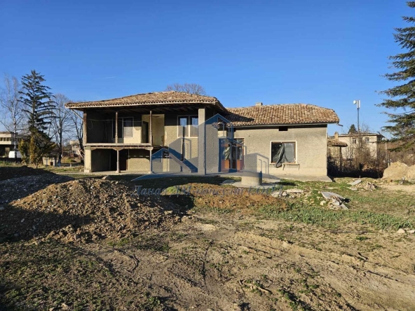 Къща в с. Драгоево, Област Шумен - 100 кв.м за 408 €/кв.м - Снимка #1