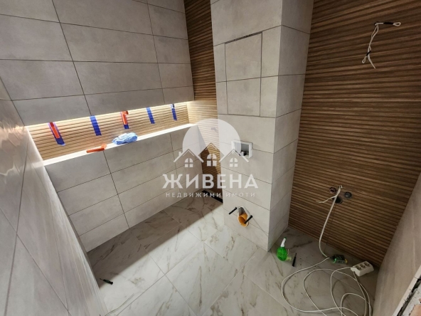 Тристаен апартамент в Варна, Левски - 108 кв.м за 2408 €/кв.м - Снимка #1