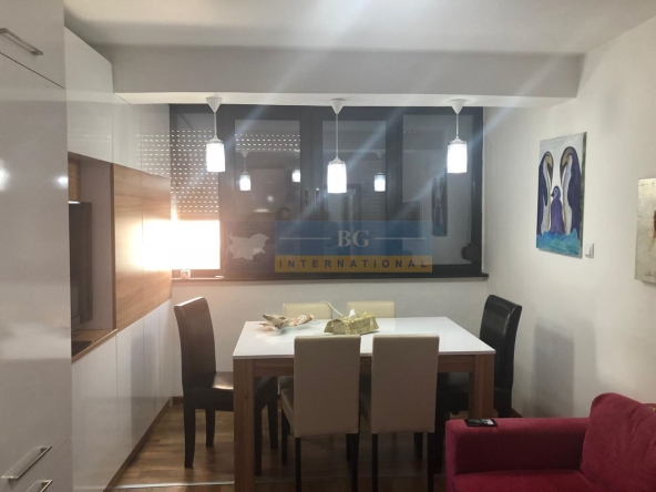Тристаен апартамент в Бургас, Възраждане - 90 кв.м за 2500 €/кв.м - Снимка #1