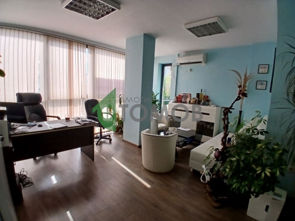 Офис в Стара Загора, Опълченски - 71 кв.м за 1888 €/кв.м - Снимка #1
