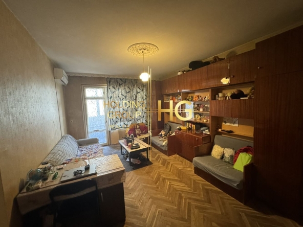 Тристаен апартамент в Варна, Автогара - 7742 кв.м за 15 €/кв.м - Снимка #1