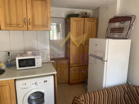 Дава се под наем Едностаен апартамент в Варна, Център - 25 кв.м за 255 € - Снимка #1