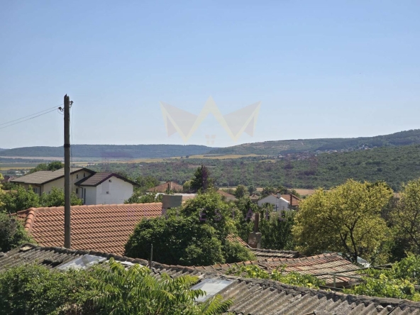 Къща в с. Оброчище, Област Добрич - 140 кв.м за 558 €/кв.м - Снимка #1