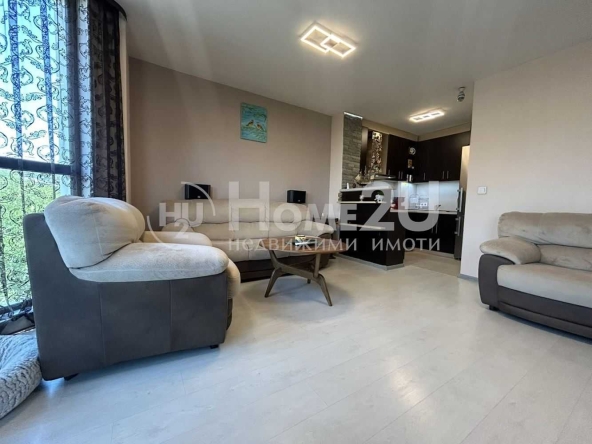 Тристаен апартамент в Варна, Център - 110 кв.м за 2164 €/кв.м - Снимка #1