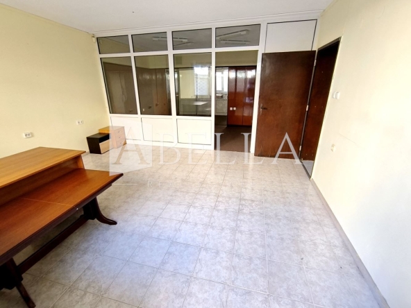 Дава се под наем Офис в София, Белите брези - 90 кв.м за 500 € - Снимка #1