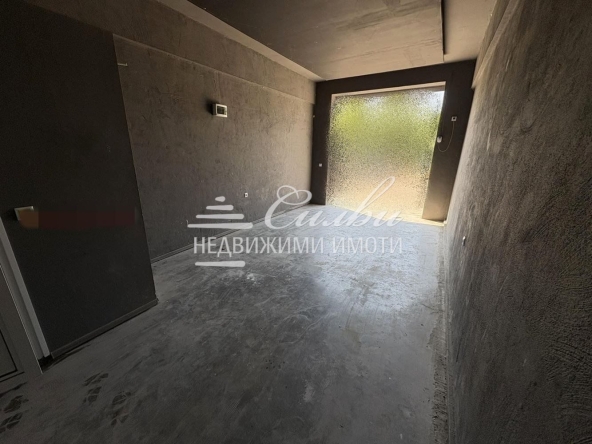 Дава се под наем Гараж / Паркомясто в Шумен, Тракия - 20 кв.м за 153 € - Снимка #1