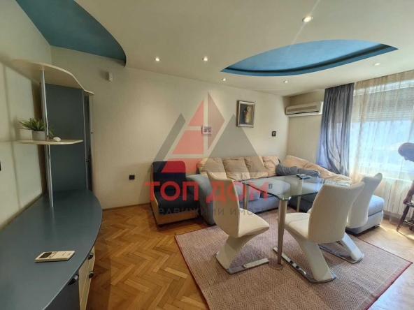 Дава се под наем Тристаен апартамент в Варна, Погреби - 82 кв.м за 663 € - Снимка #1