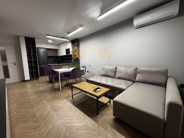 Дава се под наем Тристаен апартамент в Варна, Цветен квартал - 87 кв.м за 1100 € - Снимка #1