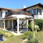 Къща в с. Кошарица, Област Бургас - 225 кв.м за 796 €/кв.м - Снимка #1