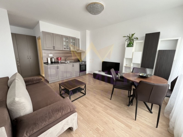 Дава се под наем Двустаен апартамент в Варна, м-т Траката - 65 кв.м за 484.5 € - Снимка #1