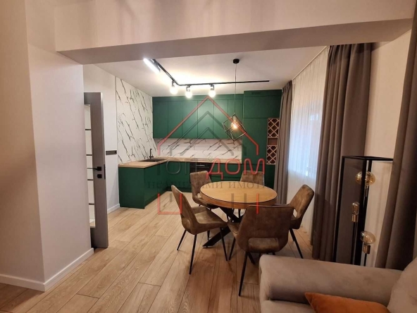 Дава се под наем Тристаен апартамент в Варна, Център - 80 кв.м за 1300 € - Снимка #1