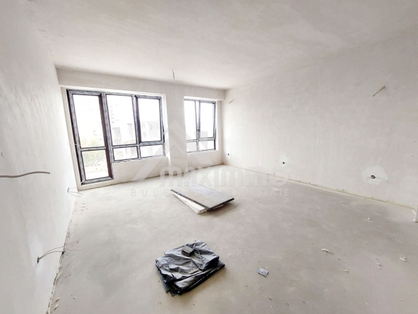 Двустаен апартамент в Варна, Възраждане 3 - 52 кв.м за 1327 €/кв.м - Снимка #1