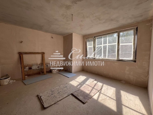 Двустаен апартамент в Търговище, Вароша - 70 кв.м за 1089 €/кв.м - Снимка #1