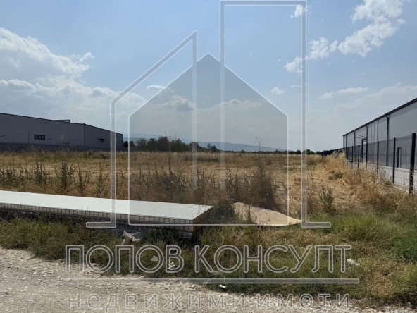 Парцел в Пловдив, Индустриална зона - Юг - 3628 кв.м за 80 €/кв.м - Снимка #1