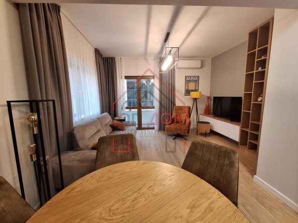 Дава се под наем Тристаен апартамент в Варна, Гръцка махала - 80 кв.м за 1300 € - Снимка #1