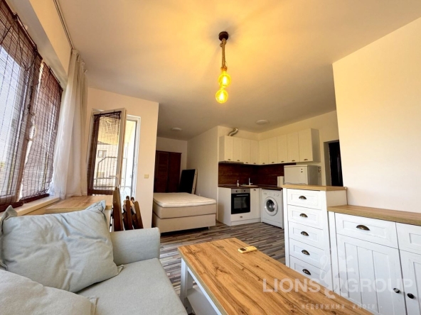 Дава се под наем Едностаен апартамент в Варна, м-т Траката - 40 кв.м за 450 € - Снимка #1