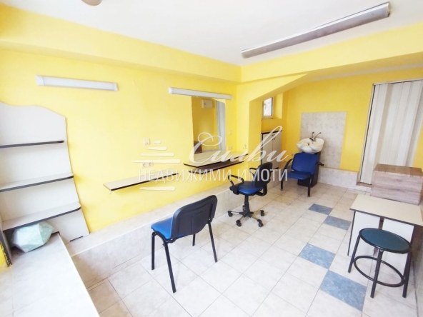 Дава се под наем Офис в Шумен, Център - 15 кв.м за 204 € - Снимка #1