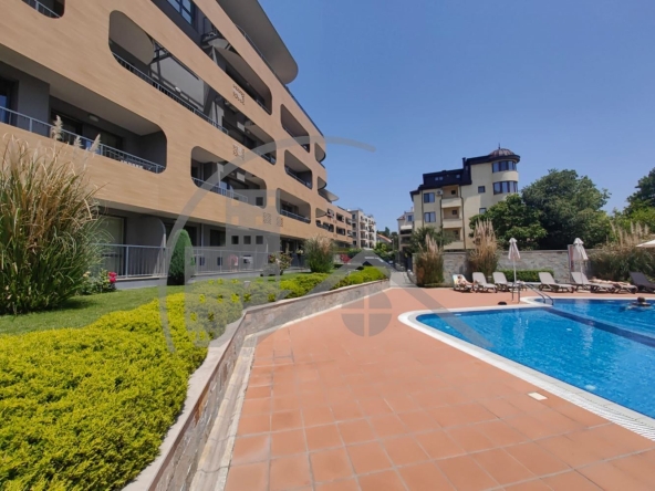 Тристаен апартамент в Варна, Бриз - 100 кв.м за 2550 €/кв.м - Снимка #1