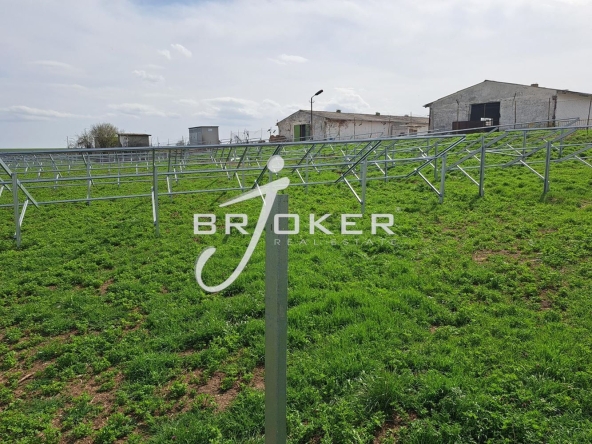 Промишлена сграда в с. Честименско, Област Добрич - 2948 кв.м за 168 €/кв.м - Снимка #1