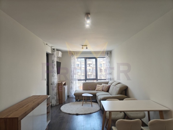 Дава се под наем Двустаен апартамент в Варна, Цветен квартал - 60 кв.м за 663 € - Снимка #1