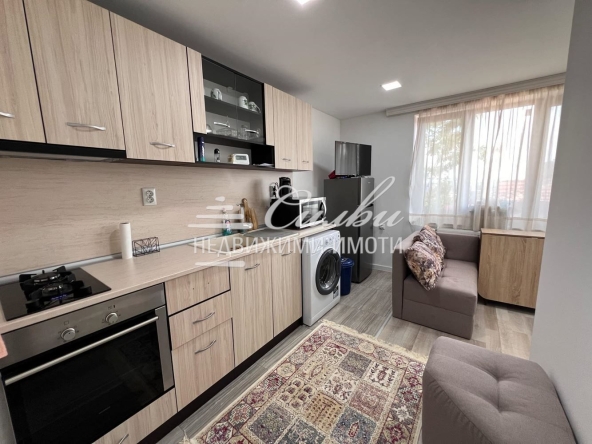 Дава се под наем Етаж от къща в Шумен, Пожарната - 53 кв.м за 357 € - Снимка #1