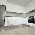 Дава се под наем Тристаен апартамент в Варна, Победа - 85 кв.м за 765 € - Снимка #1