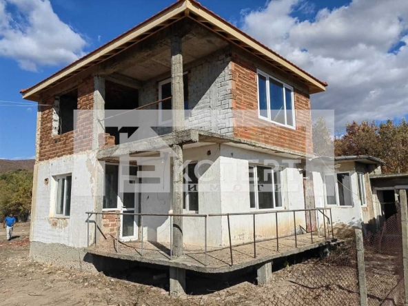 Къща в с. Сърнегор, Област Пловдив - 285 кв.м за 144 €/кв.м - Снимка #1