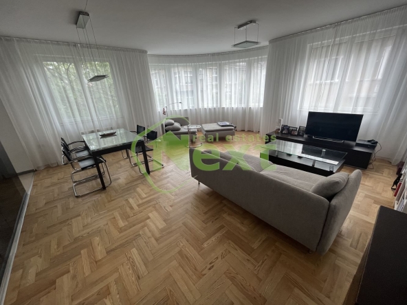 Дава се под наем Тристаен апартамент в София, Център - 120 кв.м за 1100 € - Снимка #1