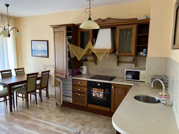 Тристаен апартамент в к.к. Св.Св. Константин и Елена - 100 кв.м за 2200 €/кв.м - Снимка #1