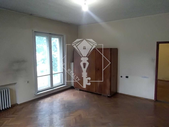 Двустаен апартамент в Пловдив, Център - 68 кв.м за 1603 €/кв.м - Снимка #1