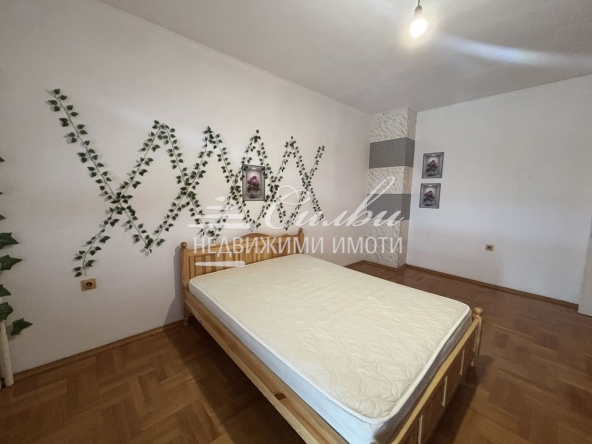 Дава се под наем Двустаен апартамент в Шумен, Тракия - 60 кв.м за 255 € - Снимка #1