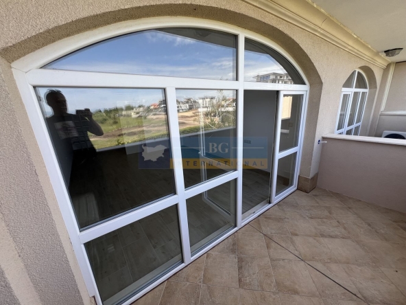 Тристаен апартамент в Черноморец - 99 кв.м за 1718 €/кв.м - Снимка #1