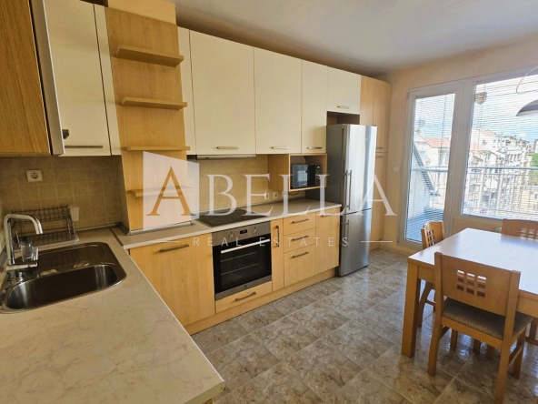 Дава се под наем Четиристаен апартамент в София, Белите брези - 150 кв.м за 980 € - Снимка #1