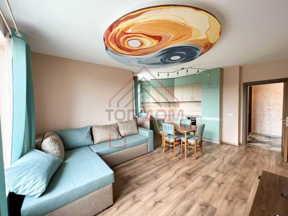 Дава се под наем Двустаен апартамент в к.к. Св.Св. Константин и Елена - 65 кв.м за 612 € - Снимка #1