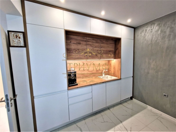 Тристаен апартамент в Варна, Възраждане 2 - 100 кв.м за 2550 €/кв.м - Снимка #1